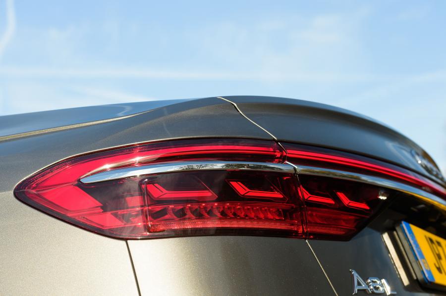 Детали экстерьера Audi A8 L 50 TDI Quattro (D5) 2017 года  (UK) (фото 27 из 40)
